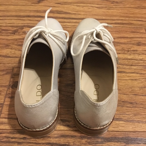 🔥 Glistening Pearl Aldo Shoes 🔥 - Picture 4 of 4